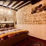 Studio de 22 m² en Appartement avec 1 salle(s) de bains privée(s) à 4e - Le Marais